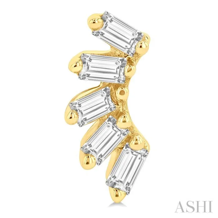 1/6 Ctw Curved Petite Baguette Cut Diamond Fashion Stud Earring in 10K Yellow Gold