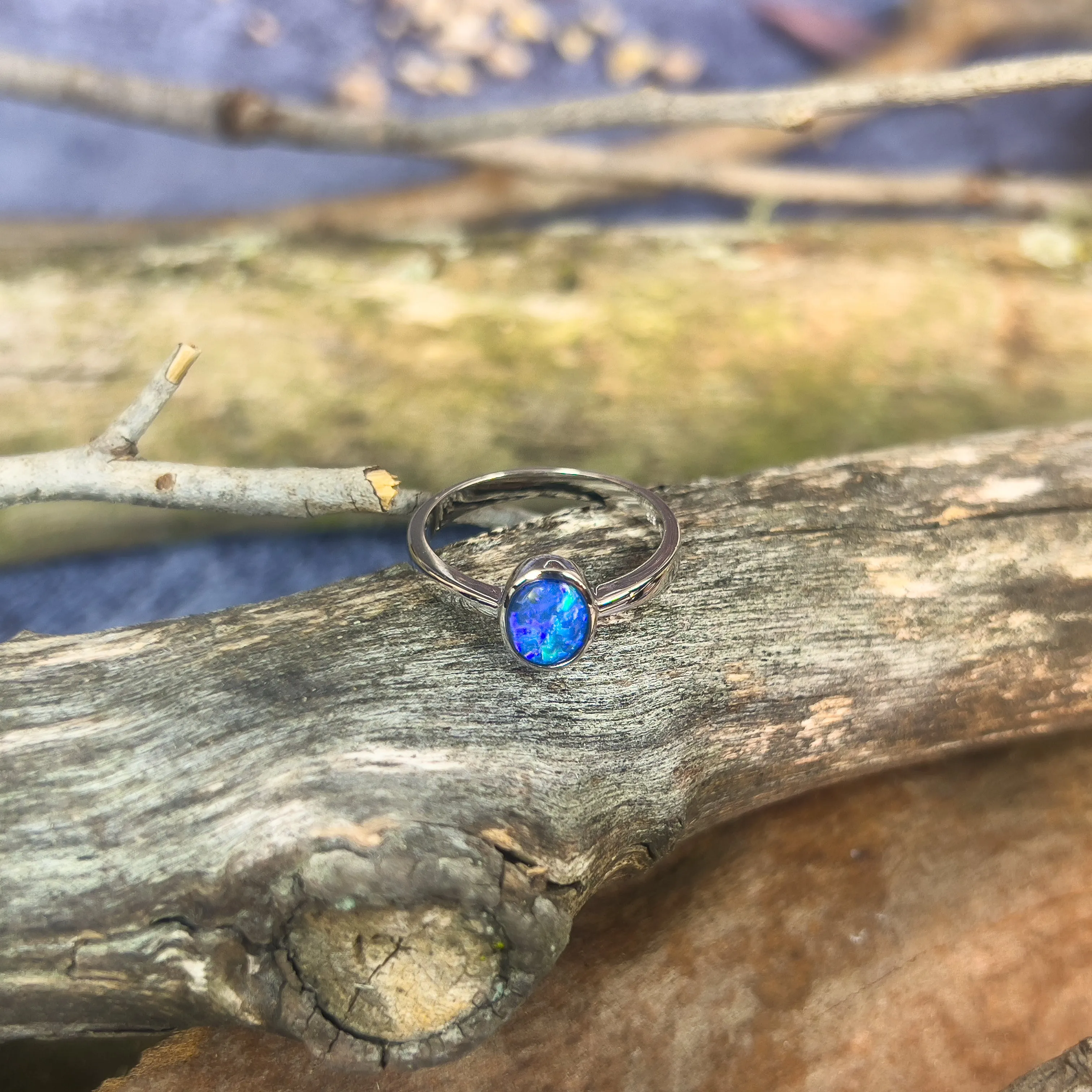 9kt White Gold solitaire Black Opal doublet 0.5ct ring