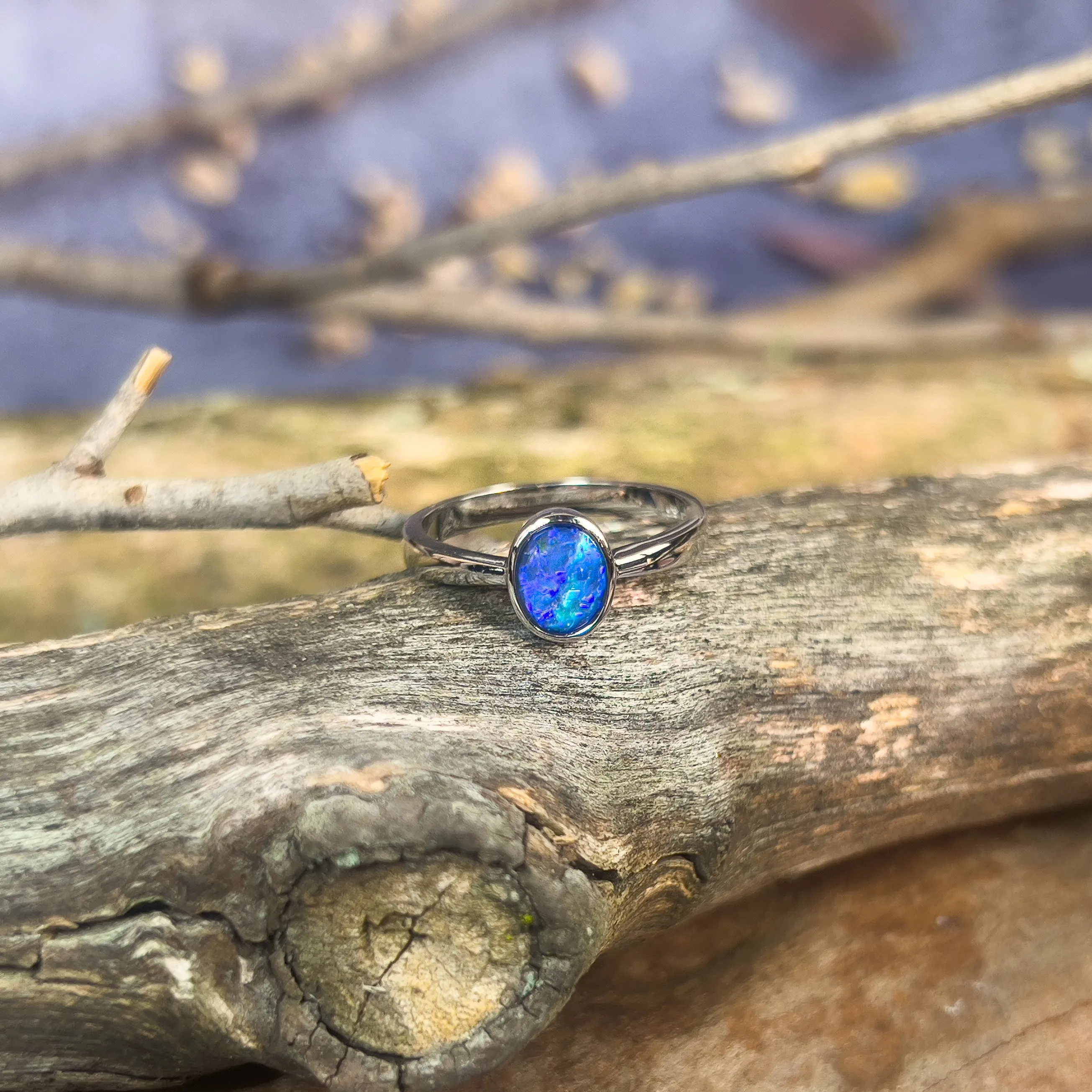 9kt White Gold solitaire Black Opal doublet 0.5ct ring