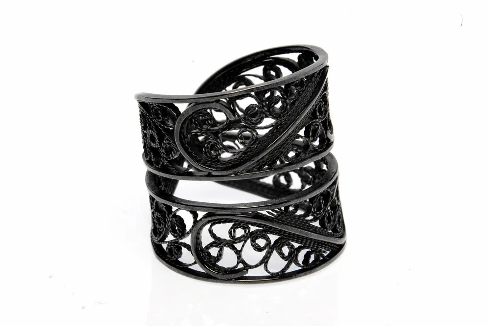 Filigree Links Ring