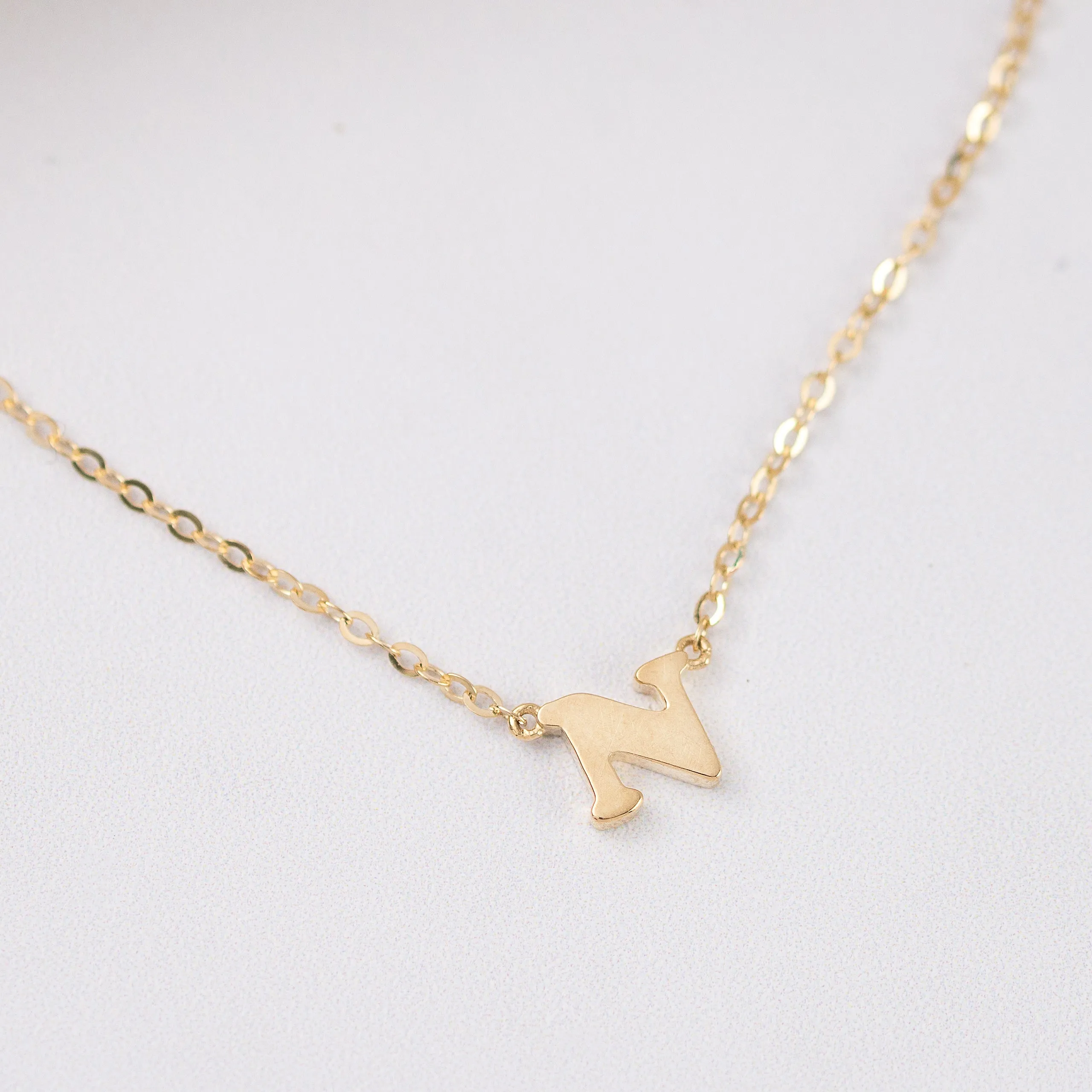 Initial necklace petite -Solid 9k gold