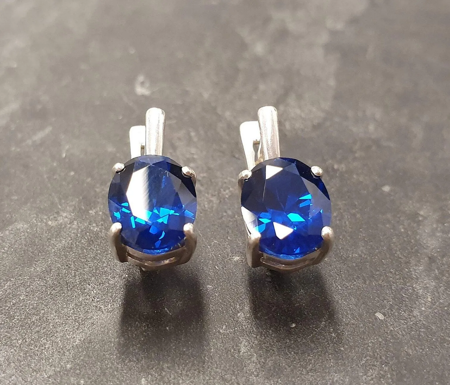 Solitaire Sapphire Earrings - Oval Sapphire Earrings - Sapphire Vintage Earrings