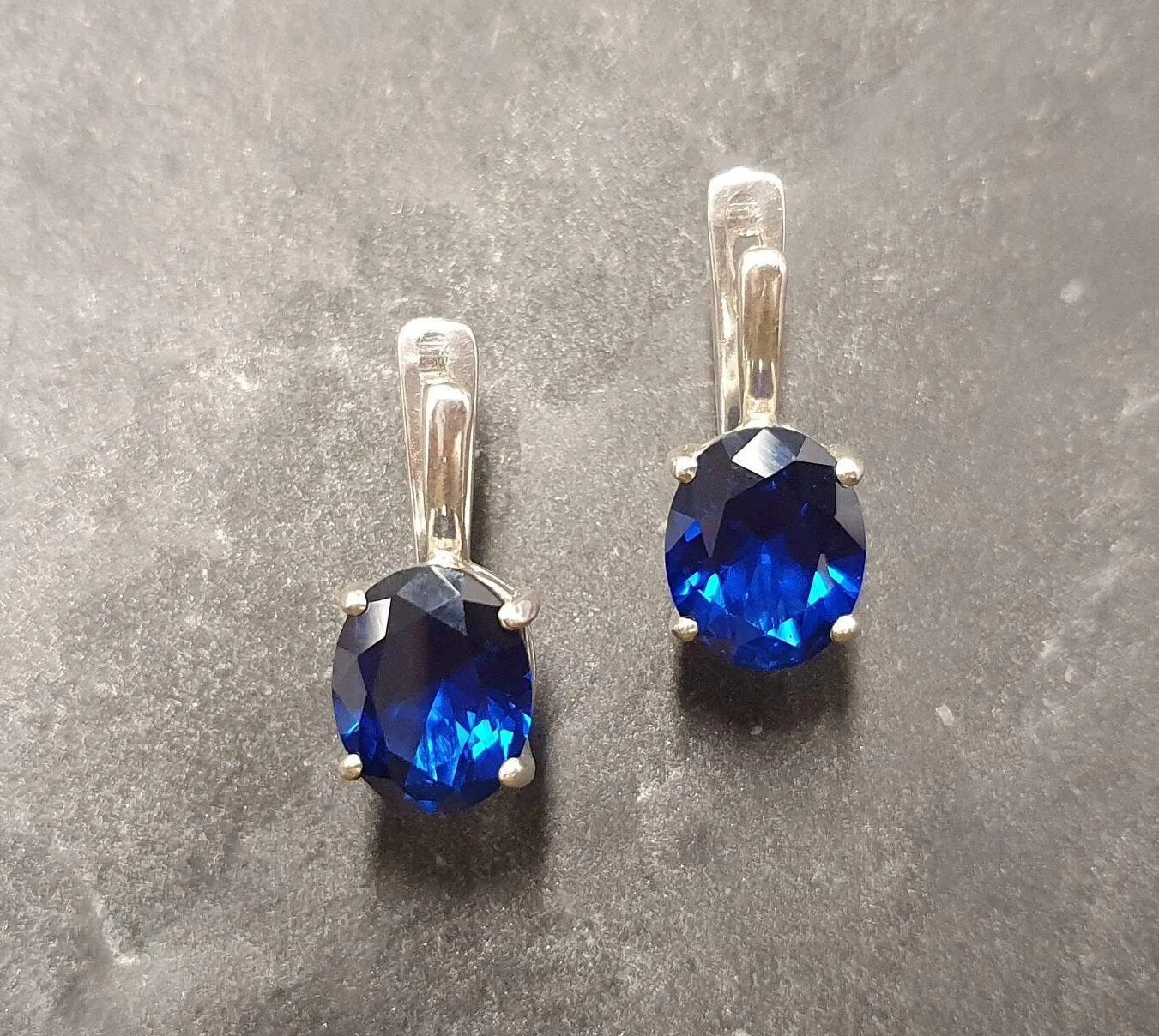 Solitaire Sapphire Earrings - Oval Sapphire Earrings - Sapphire Vintage Earrings